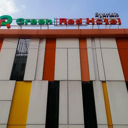 グリーン レッド ホテル シャリアー ジョンバン Jombang エクステリア 写真